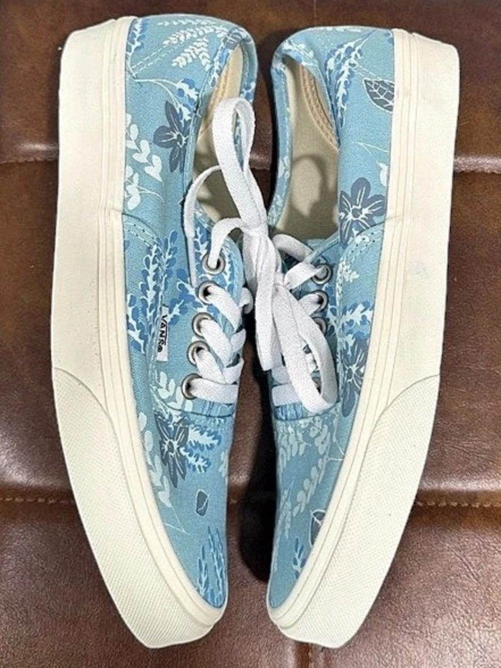 Vans Floral Blue & White Sneakers NEW without box - Picture 4 of 4
